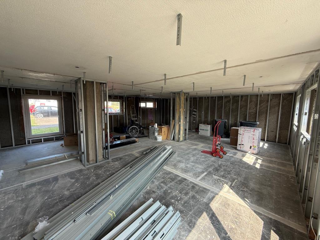 Lot: 175 - GROUND FLOOR FLAT FOR IMPROVEMENT - Room with building materials